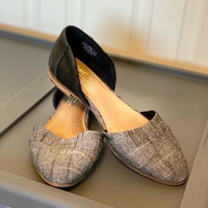 Toms pointed toe flat size 8